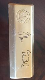 Illustration for article titled Win a bar of fake gold from Black Sea, signed by Jude Law and Kevin Macdonald